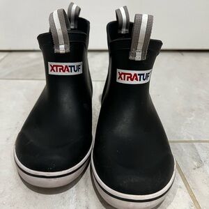 Xtratuf kids deck boot size 13